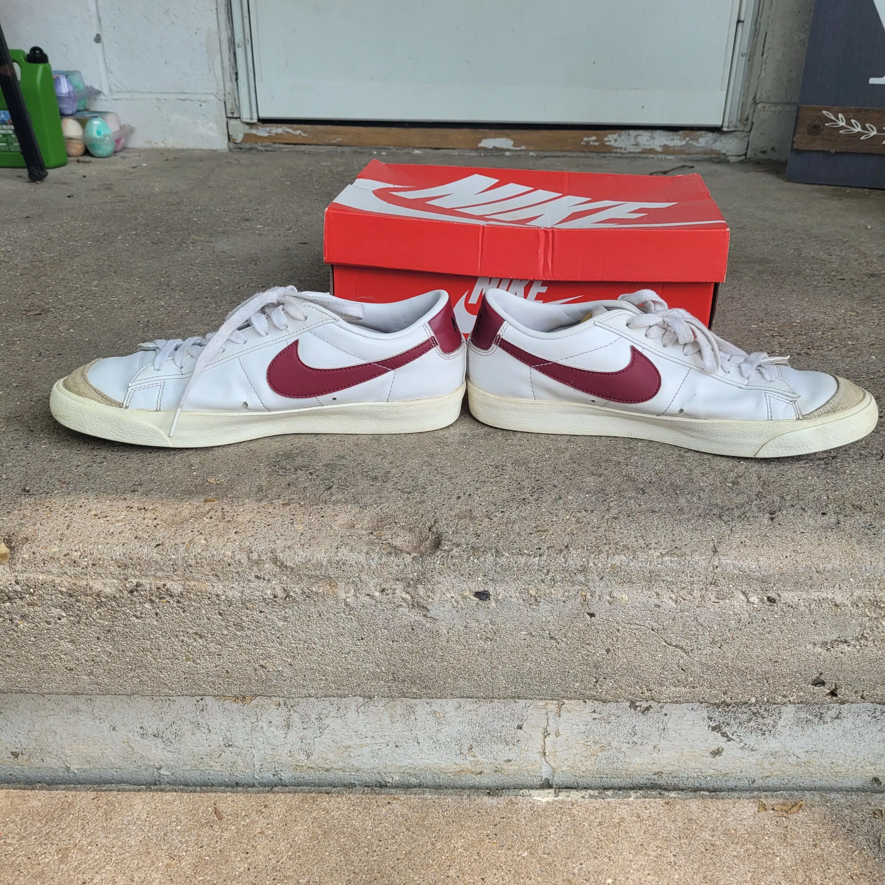 Nike Low Top Sneakers Used Nike Blazer Low White/Red