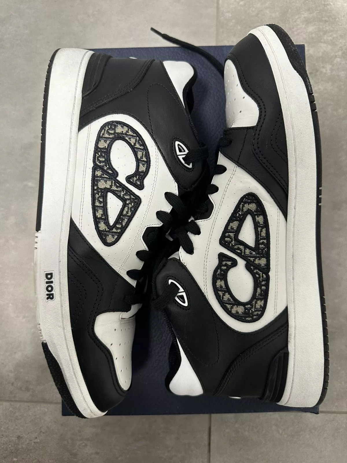 Dior Low Top Sneakers Dior B57 Mid-Top Sneaker - 11.5 US Black