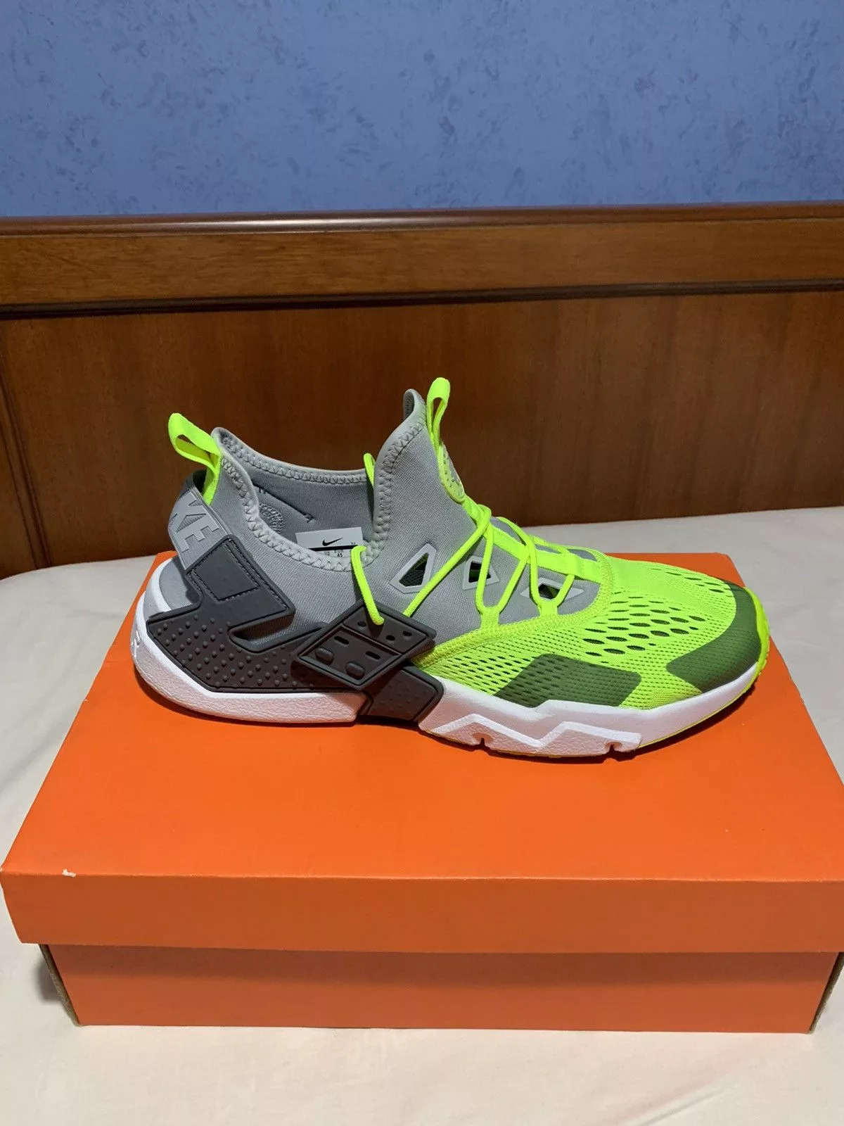 Nike Low Top Sneakers 2018 Nike Air Huarache Gray