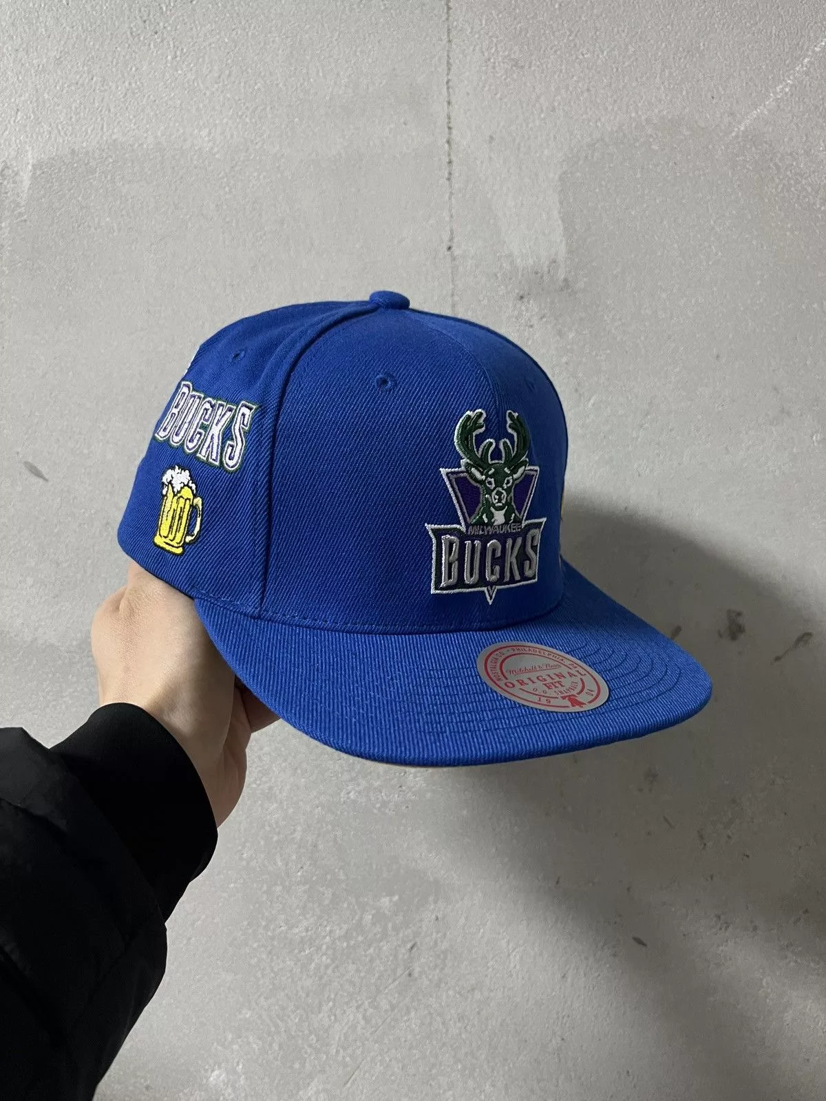 Mitchell & Ness Hats Mitchell & Ness Mitchell Ness NBA Milwaukee Bucks 2021 Champion Snapback Blue Streetwear