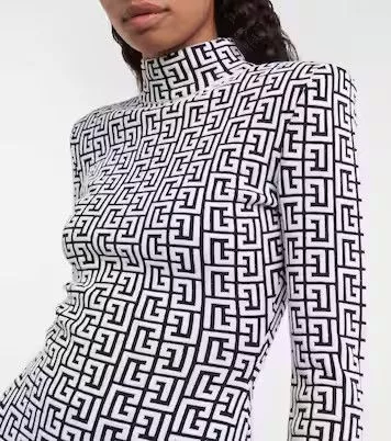 Balmain Sweaters Balmain o1w1db10624 Sweater in Black