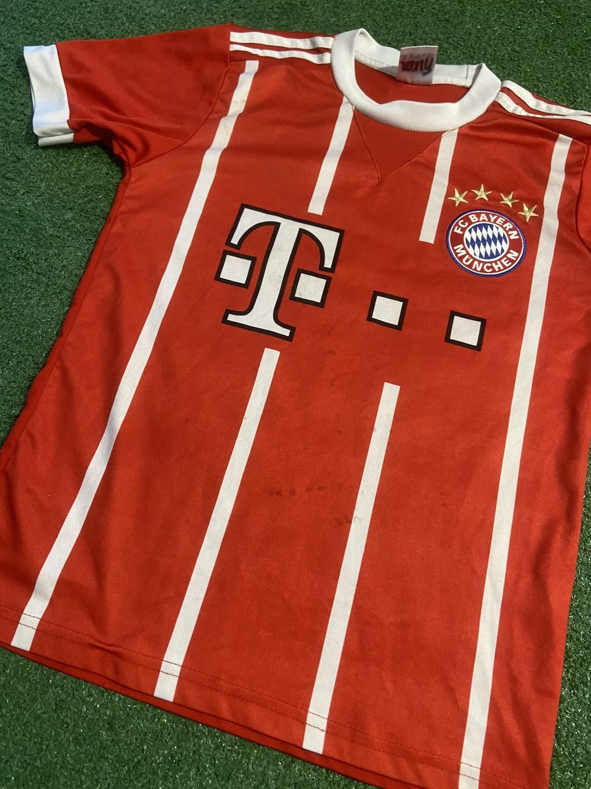 Other Jerseys Other Robert Lewandowski tshirt Jersey Red