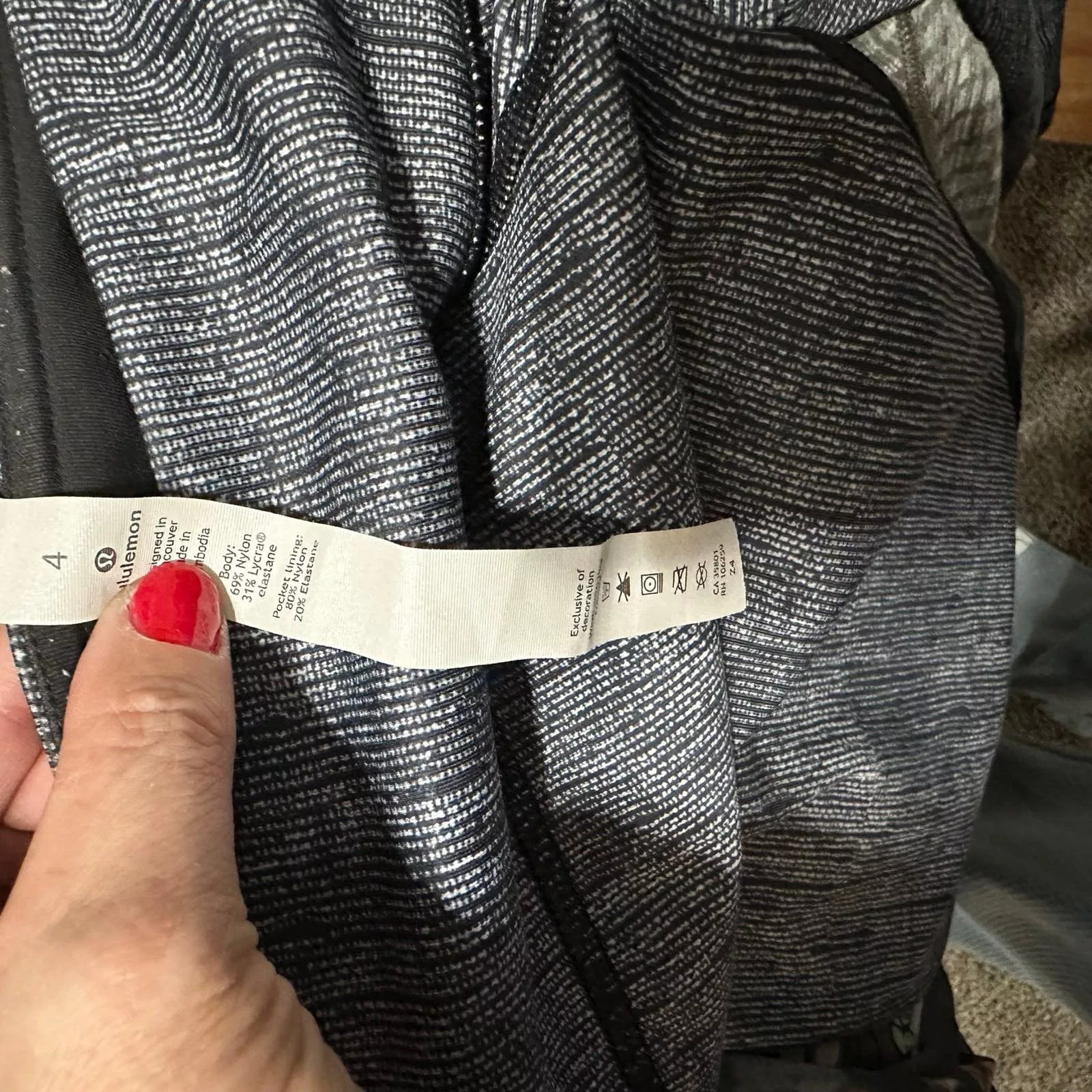lululemon leggings size 4 Gray