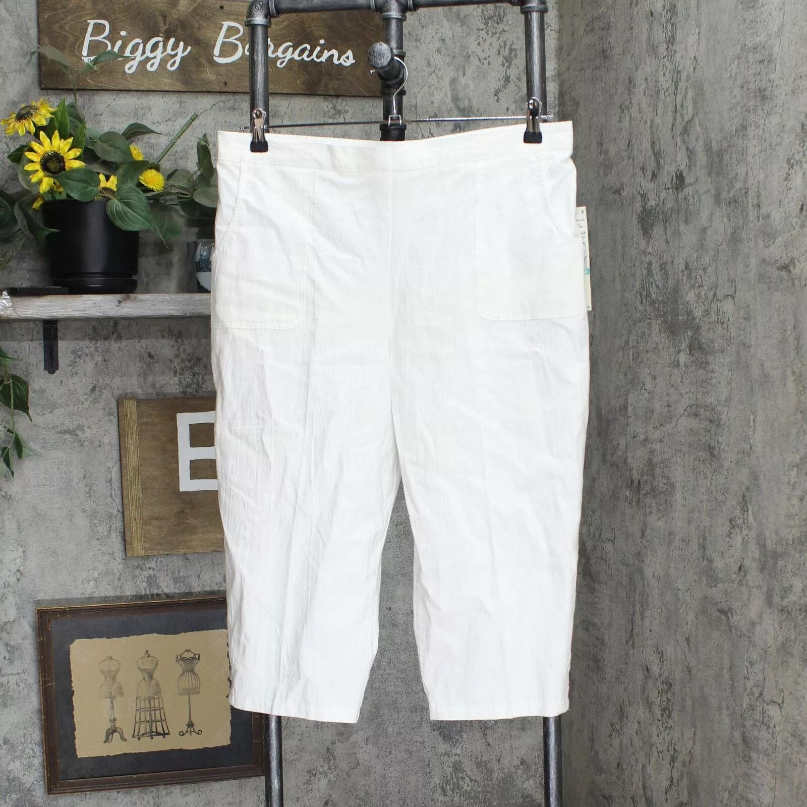 Designer Pants Designer NWT Alfred Dunner Womens Strap Capri Pants 23902TR 16P White