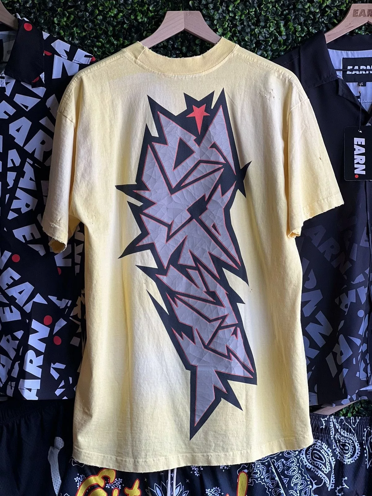 HELLSTAR Short Sleeve T Shirts HELLSTAR CRACKED Yellow