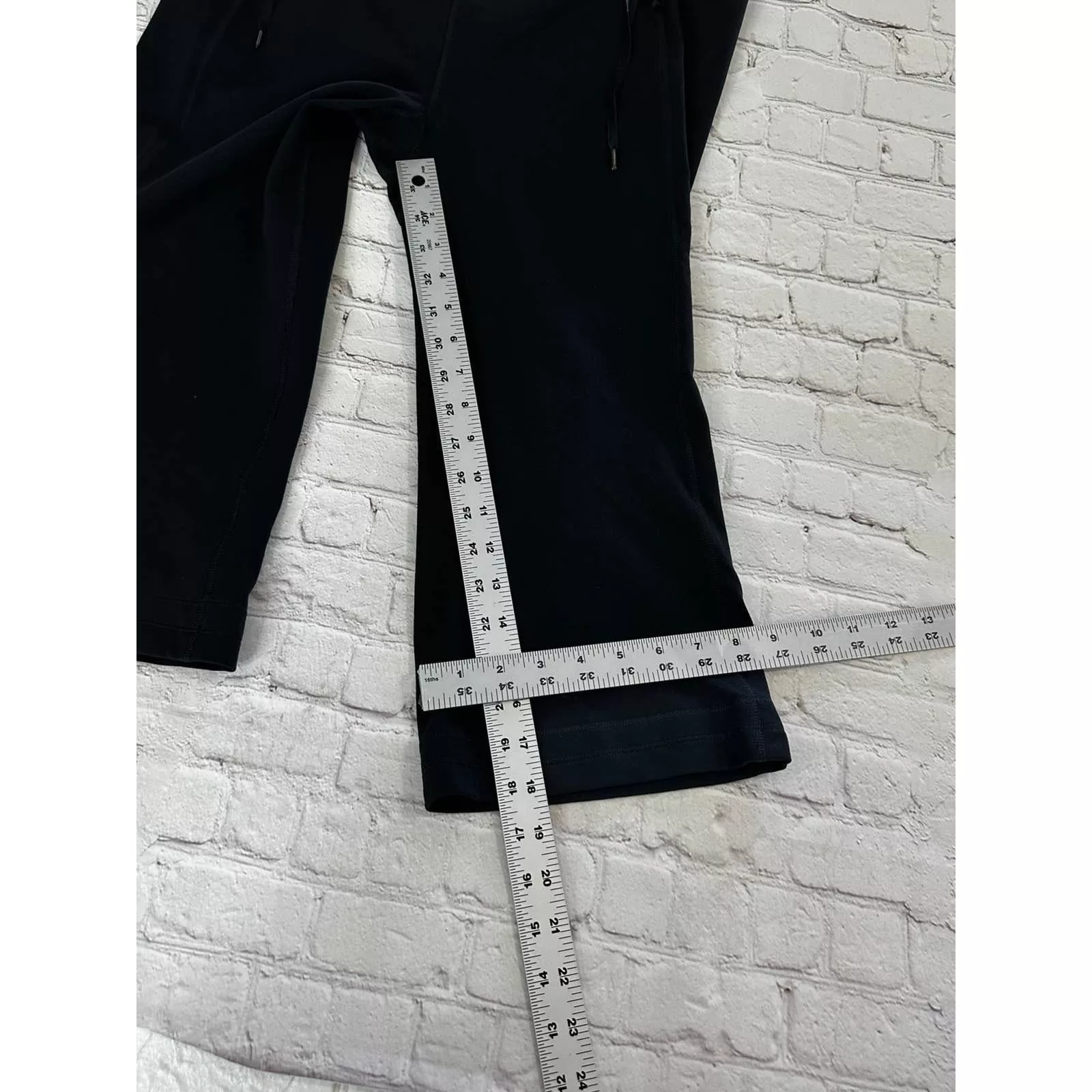 Lululemon Pants Lululemon Capri size 10 Black