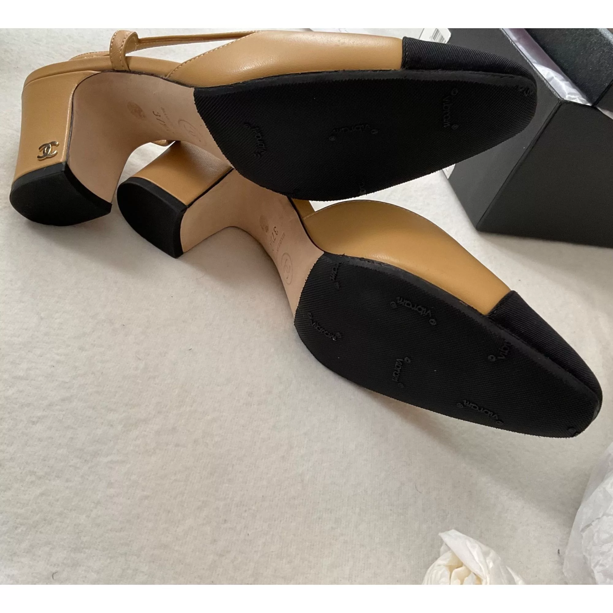 Chanel Heels CHANEL Interlocking TWO tone beige Leather Slingback Pumps h Multi