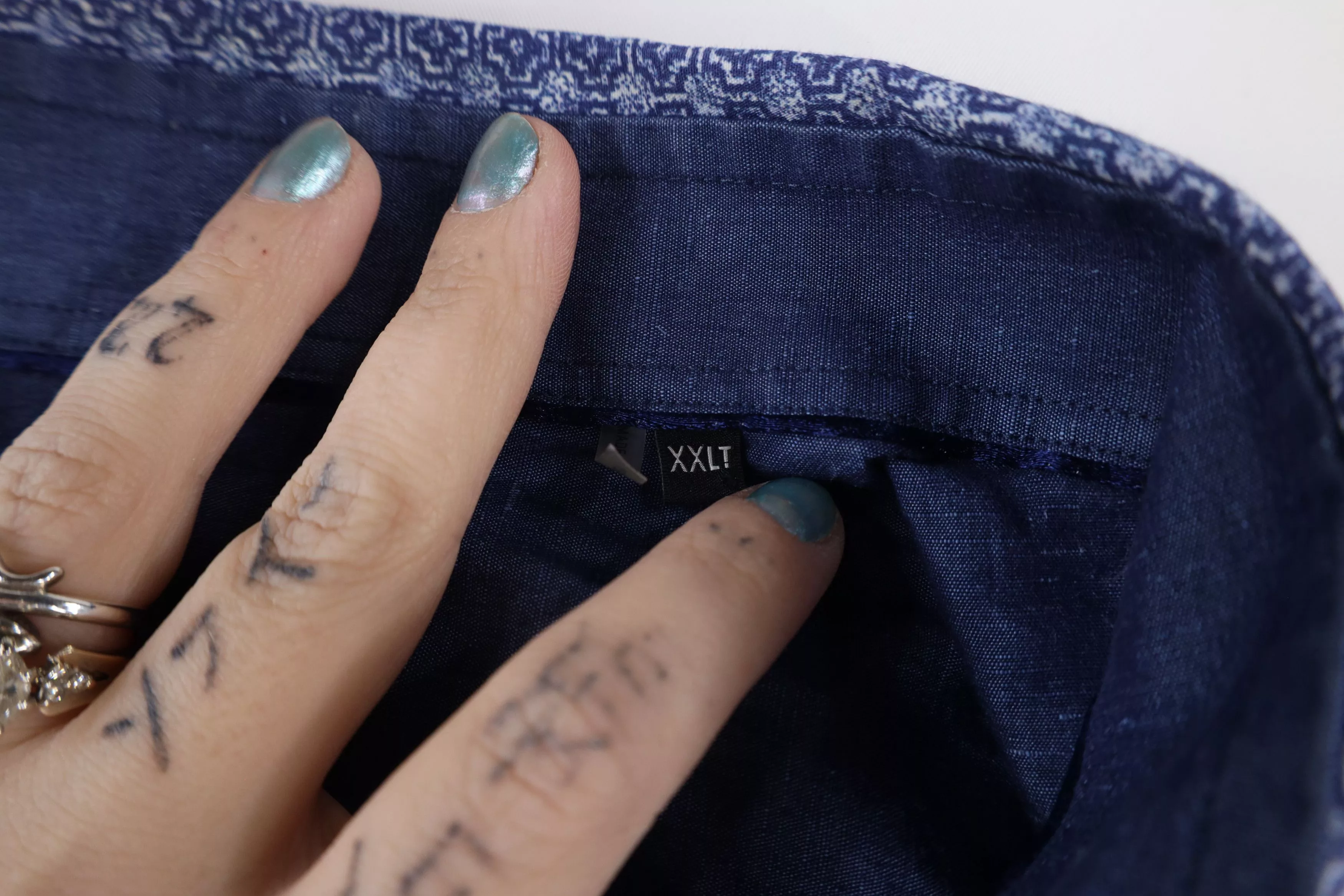 Vintage Shirts Button Ups Vintage Bugatchi Uomo Geometric Collared Button Shirt Blue Cotton