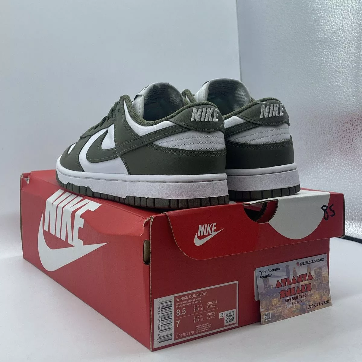 Nike Low Top Sneakers Nike Wmns dunk low medium olive White